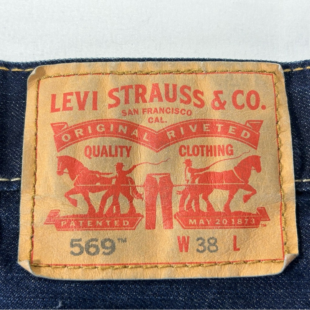 Levi's 569 Loose Straight Denim Shorts Waist 38 Men's - Picture 7 of 9